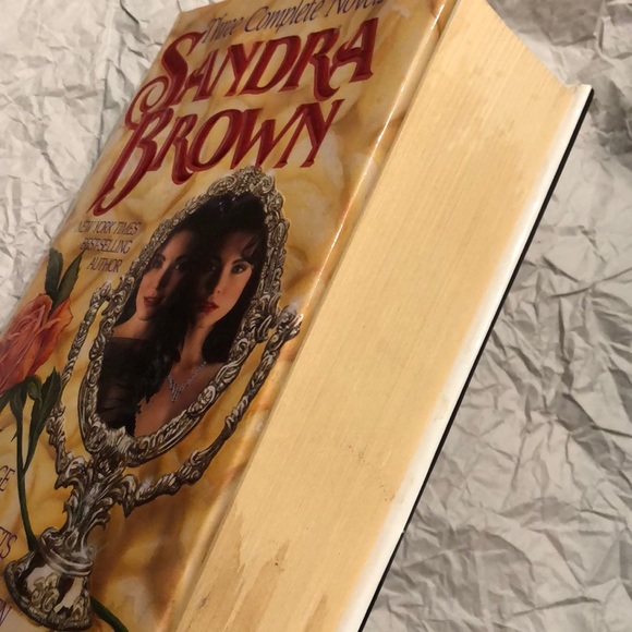 ⭐️3 for $15⭐️ Hardcover | Three Complete Novels by Sandra Brown - Picture 4 of 4